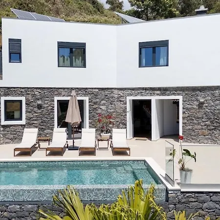 Villa Madeira Protea Retreat- With Heated Private Pool *