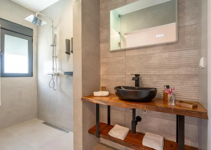 Madeira Protea Retreat- With Heated Private Pool, Gym And Office