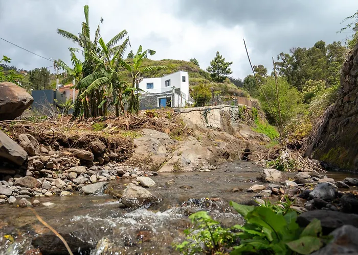 Villa Madeira Protea Retreat- With Heated Private Pool, Gym And Office *