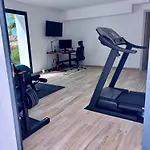 Villa Madeira Protea Retreat- With Heated Private Pool, Gym And Office Campanário