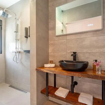 Madeira Protea Retreat- With Heated Private Pool, Gym And Office