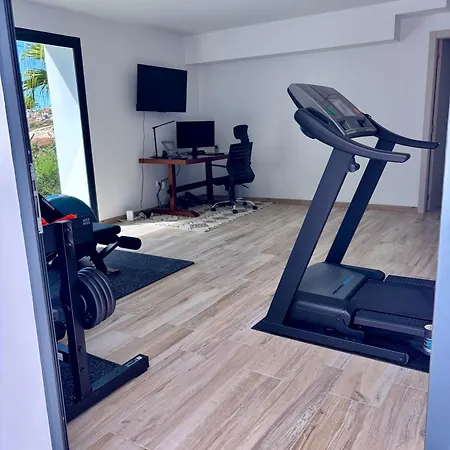 Villa Madeira Protea Retreat- With Heated Private Pool, Gym And Office Campanario