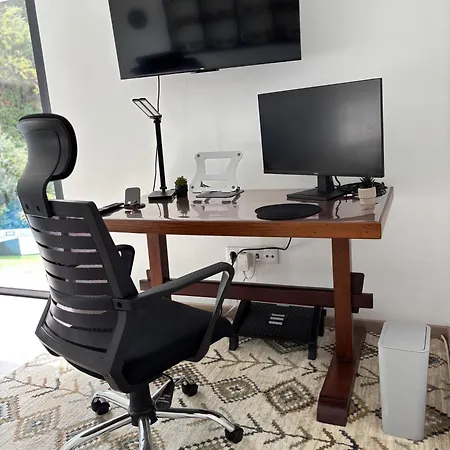 Villa Madeira Protea Retreat- With Heated Private Pool, Gym And Office