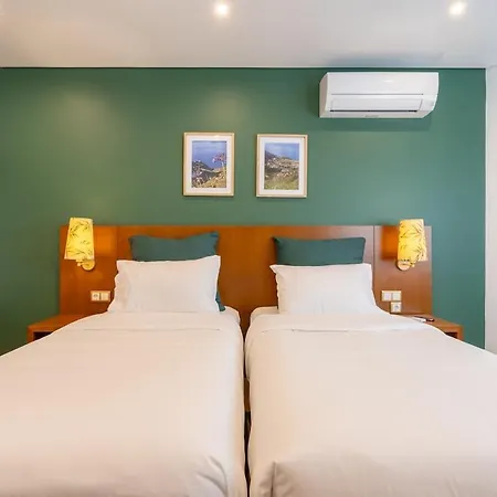 Villa Madeira Protea Retreat- With Heated Private Pool, Gym And Office Campanario