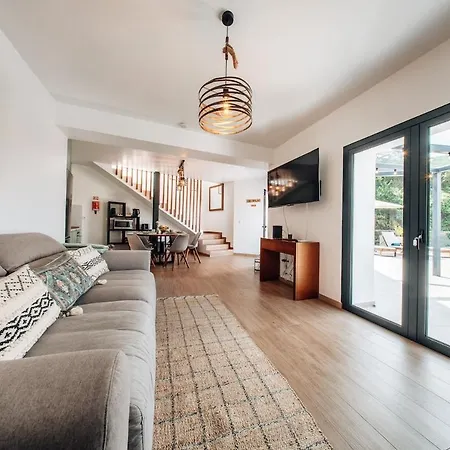 Villa Madeira Protea Retreat- With Heated Private Pool, Gym And Office *