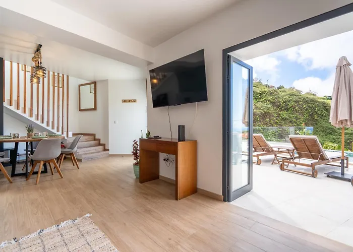 Villa Madeira Protea Retreat- With Heated Private Pool, Gym And Office *